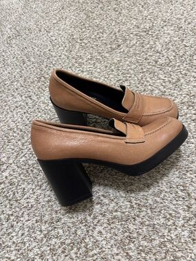 Oroscuro Made in Italy Tan Leather heeled Loafers 39